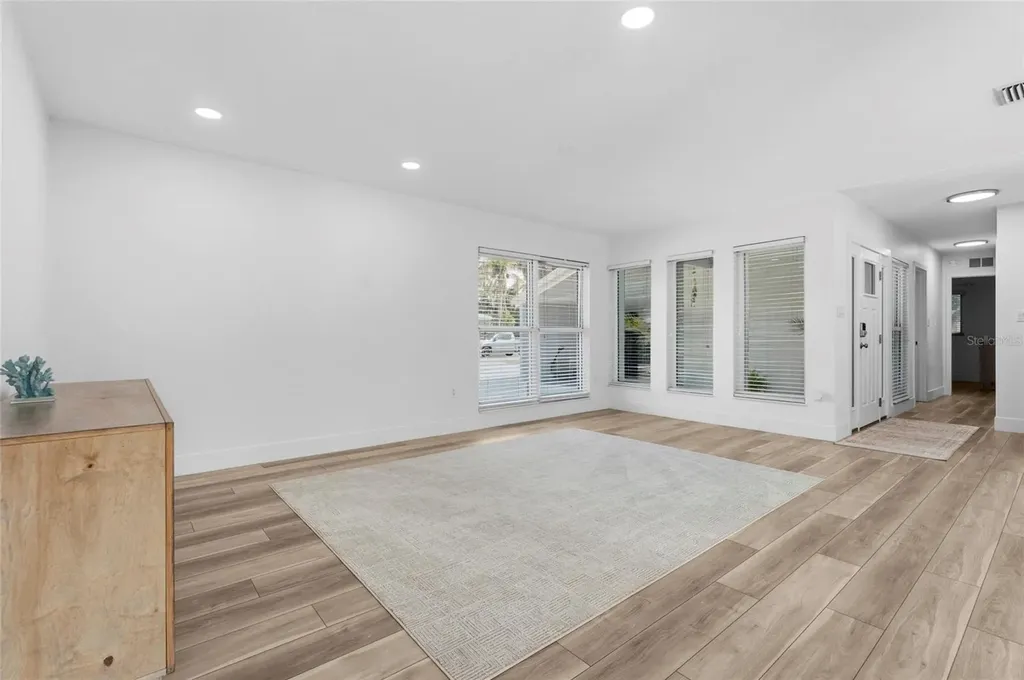 138 Holly Avenue Sarasota FL 34243