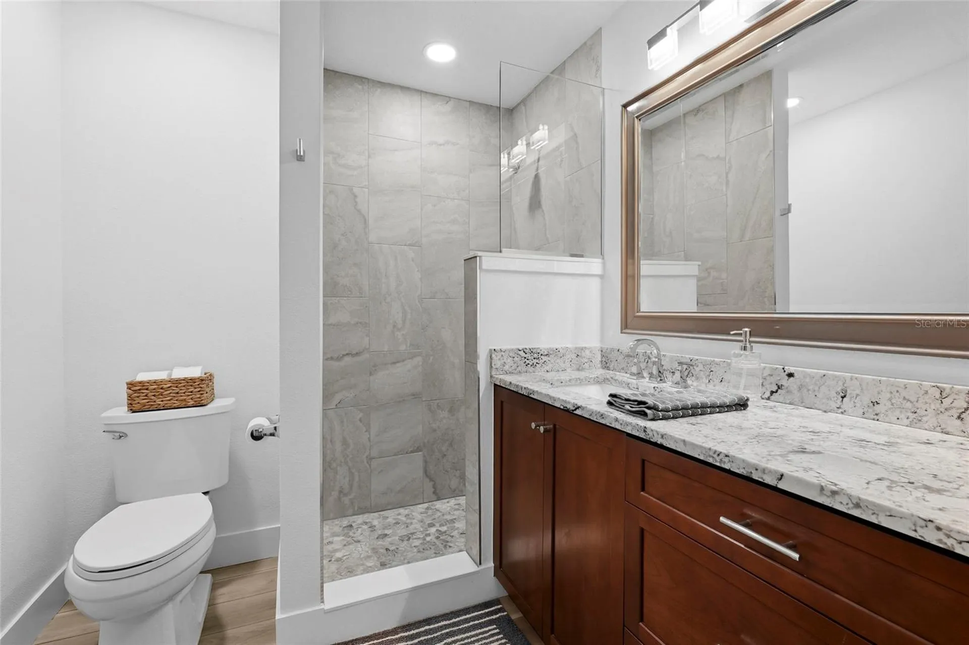 138 Holly Avenue Sarasota FL 34243