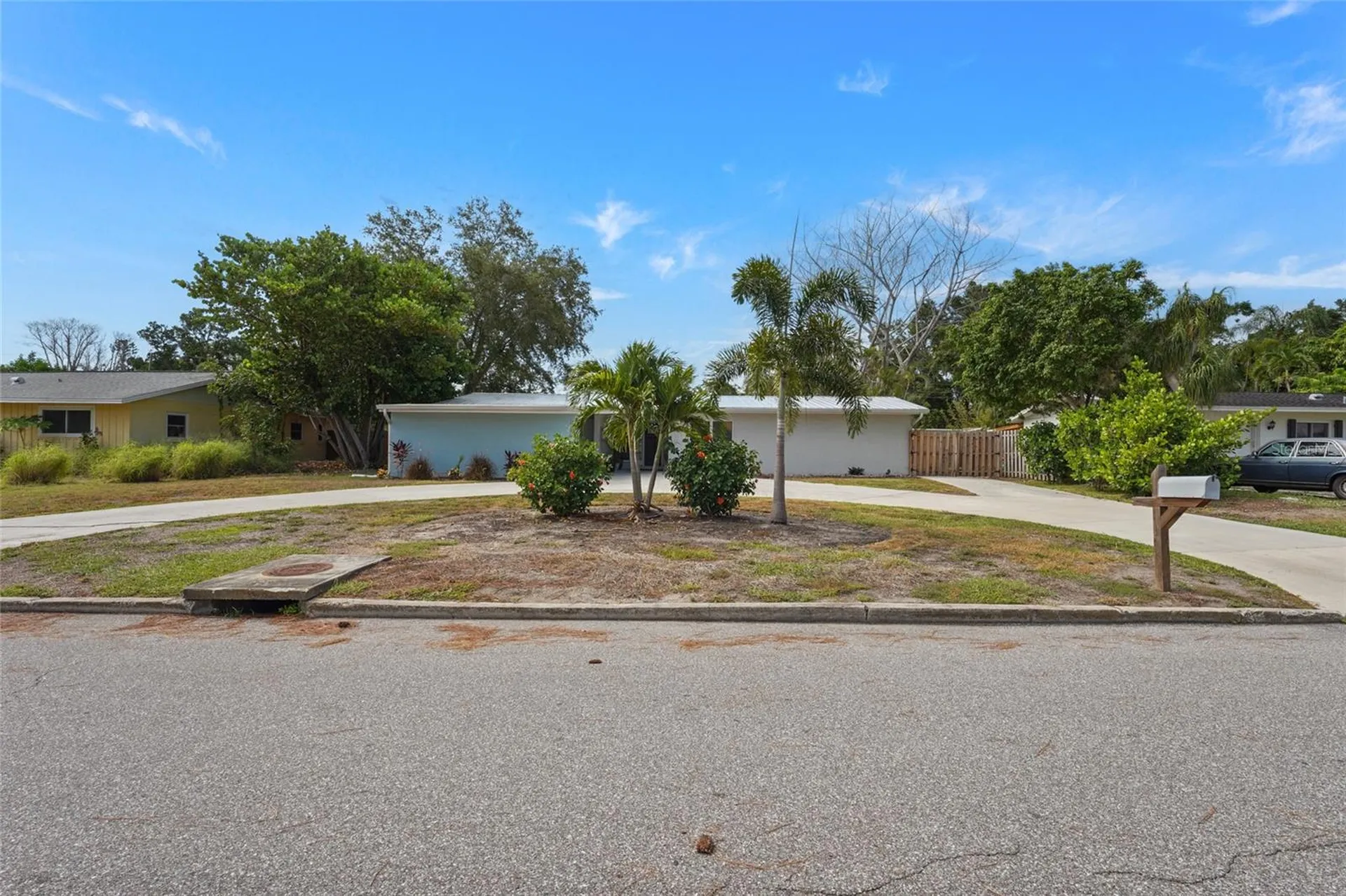 138 Holly Avenue Sarasota FL 34243