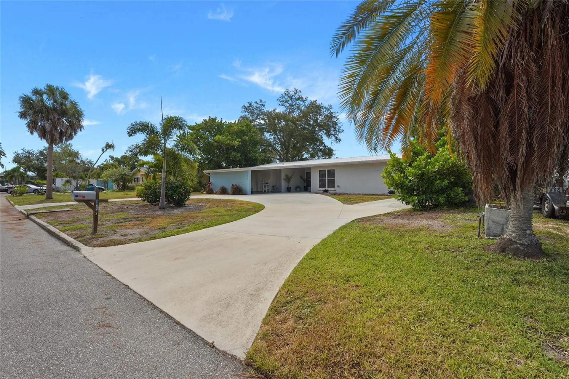 138 Holly Avenue Sarasota FL 34243