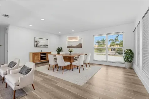 138 Holly Avenue Sarasota FL 34243