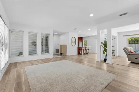 138 Holly Avenue Sarasota FL 34243