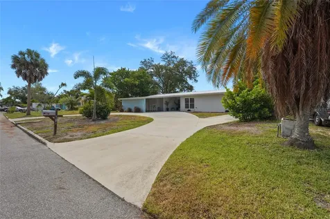 138 Holly Avenue Sarasota FL 34243