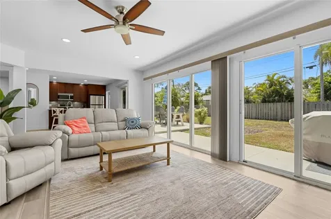 138 Holly Avenue Sarasota FL 34243