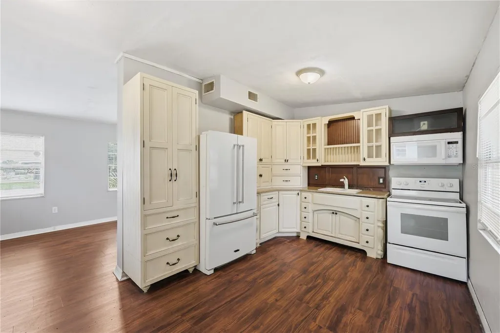 615 Danvers Street Eustis FL 32726