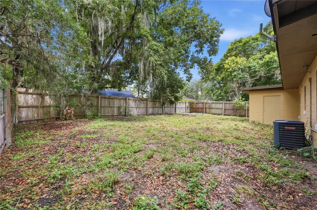 615 Danvers Street Eustis FL 32726