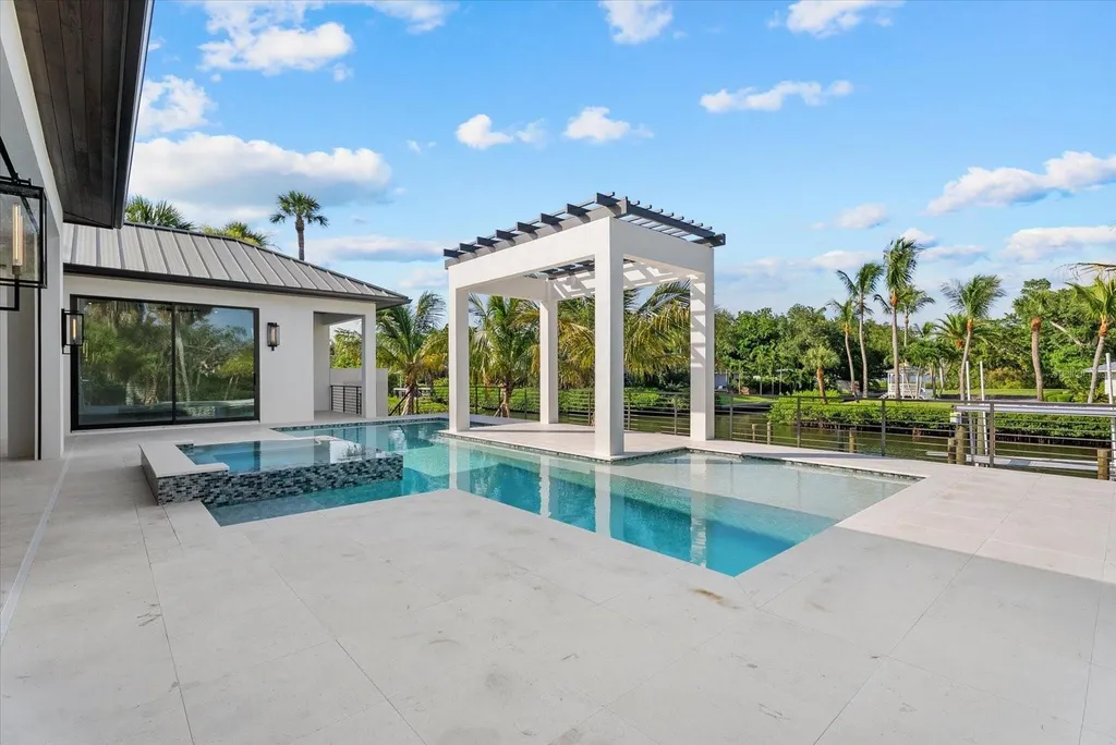 5215 Hidden Harbor Road Sarasota FL 34242