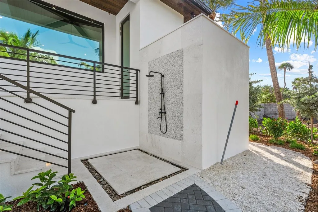 5215 Hidden Harbor Road Sarasota FL 34242