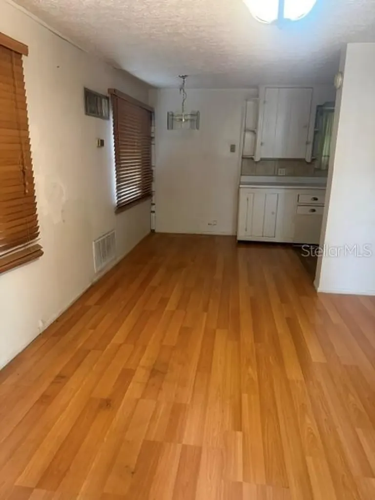 8705 N Wick Place Tampa FL 33604