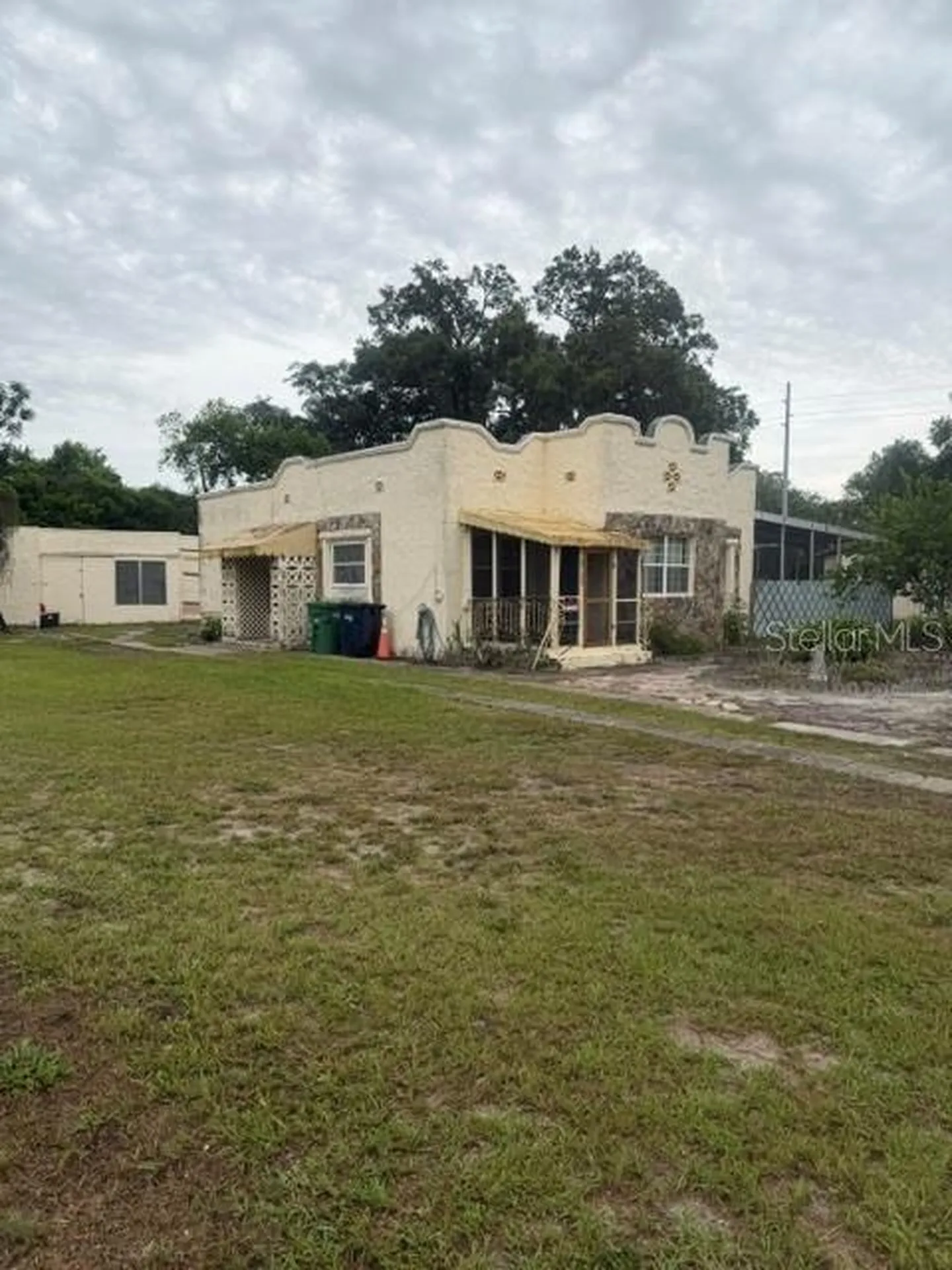 8705 N Wick Place Tampa FL 33604