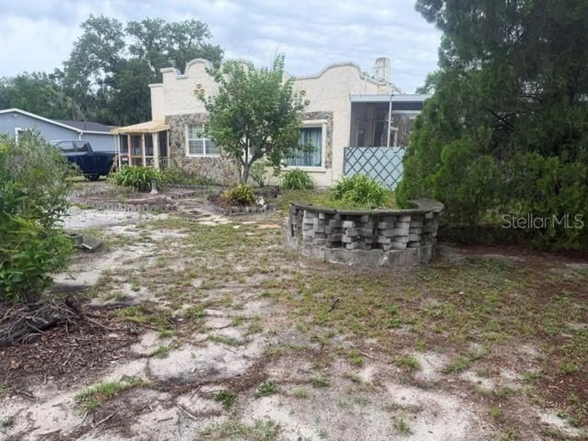 8705 N Wick Place Tampa FL 33604