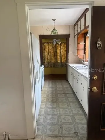 8705 N Wick Place Tampa FL 33604