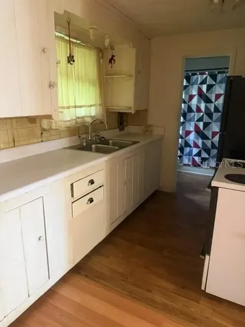 8705 N Wick Place Tampa FL 33604