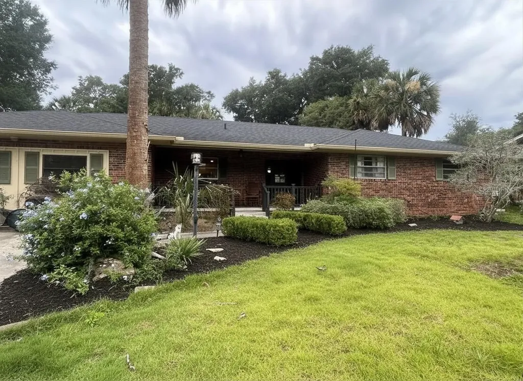 308 N Salisbury Avenue Deland FL 32720