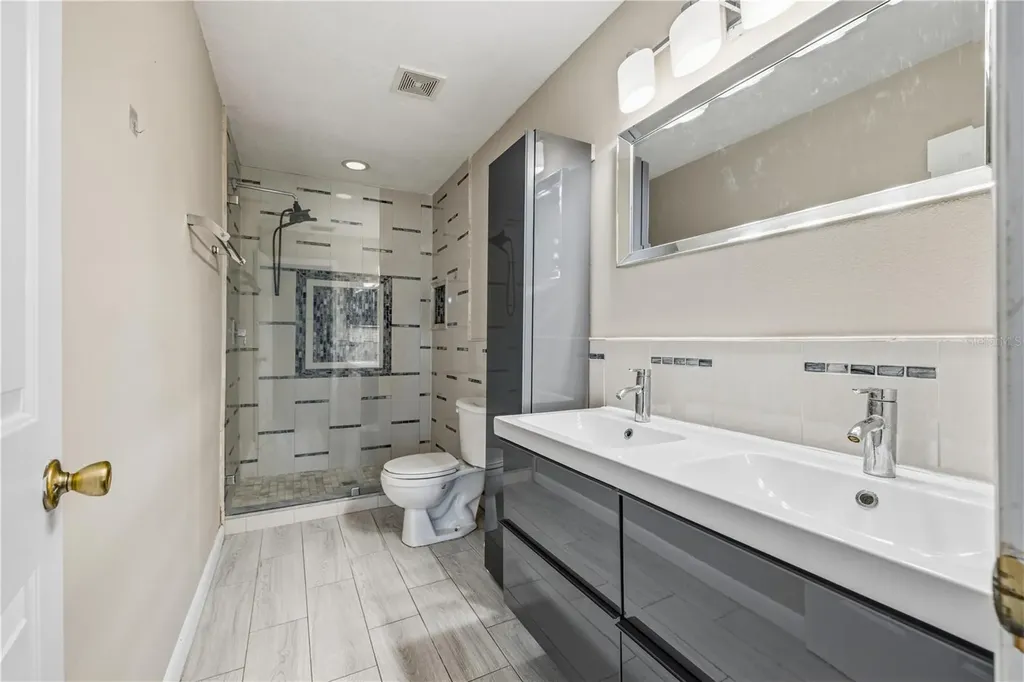 8431 Edgewater Place Boulevard Tampa FL 33615
