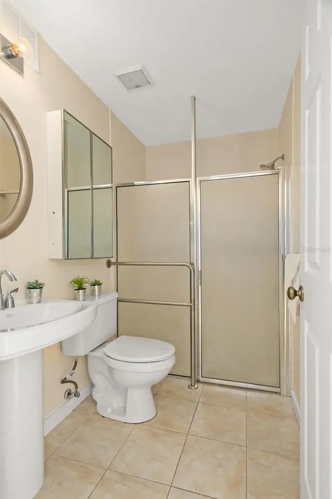 701 Mirror Lake Drive N St Petersburg FL 33701
