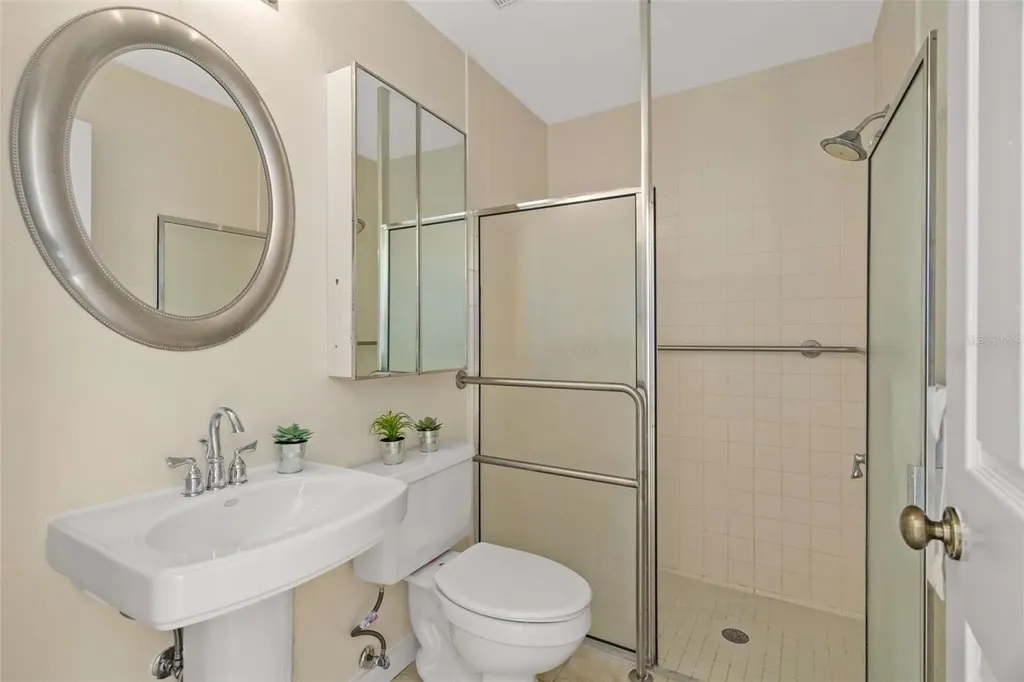 701 Mirror Lake Drive N St Petersburg FL 33701