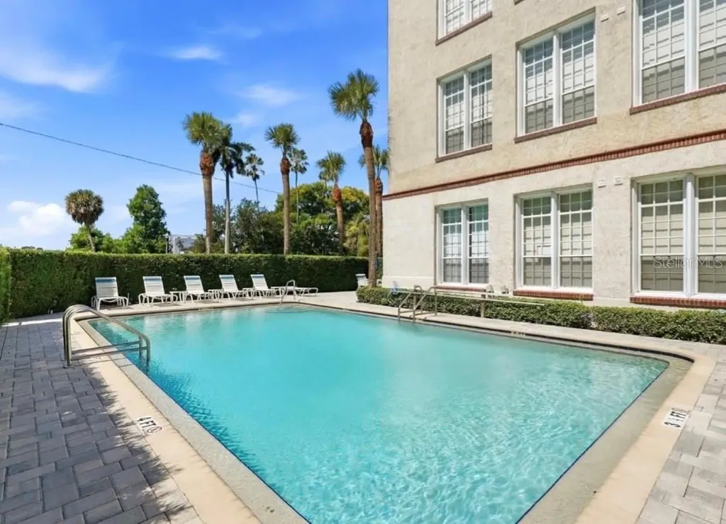701 Mirror Lake Drive N St Petersburg FL 33701