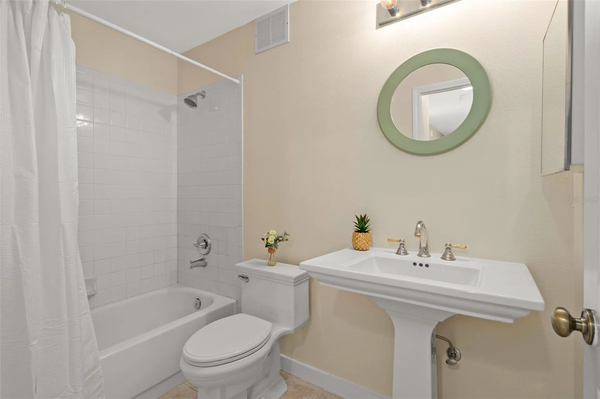701 Mirror Lake Drive N St Petersburg FL 33701
