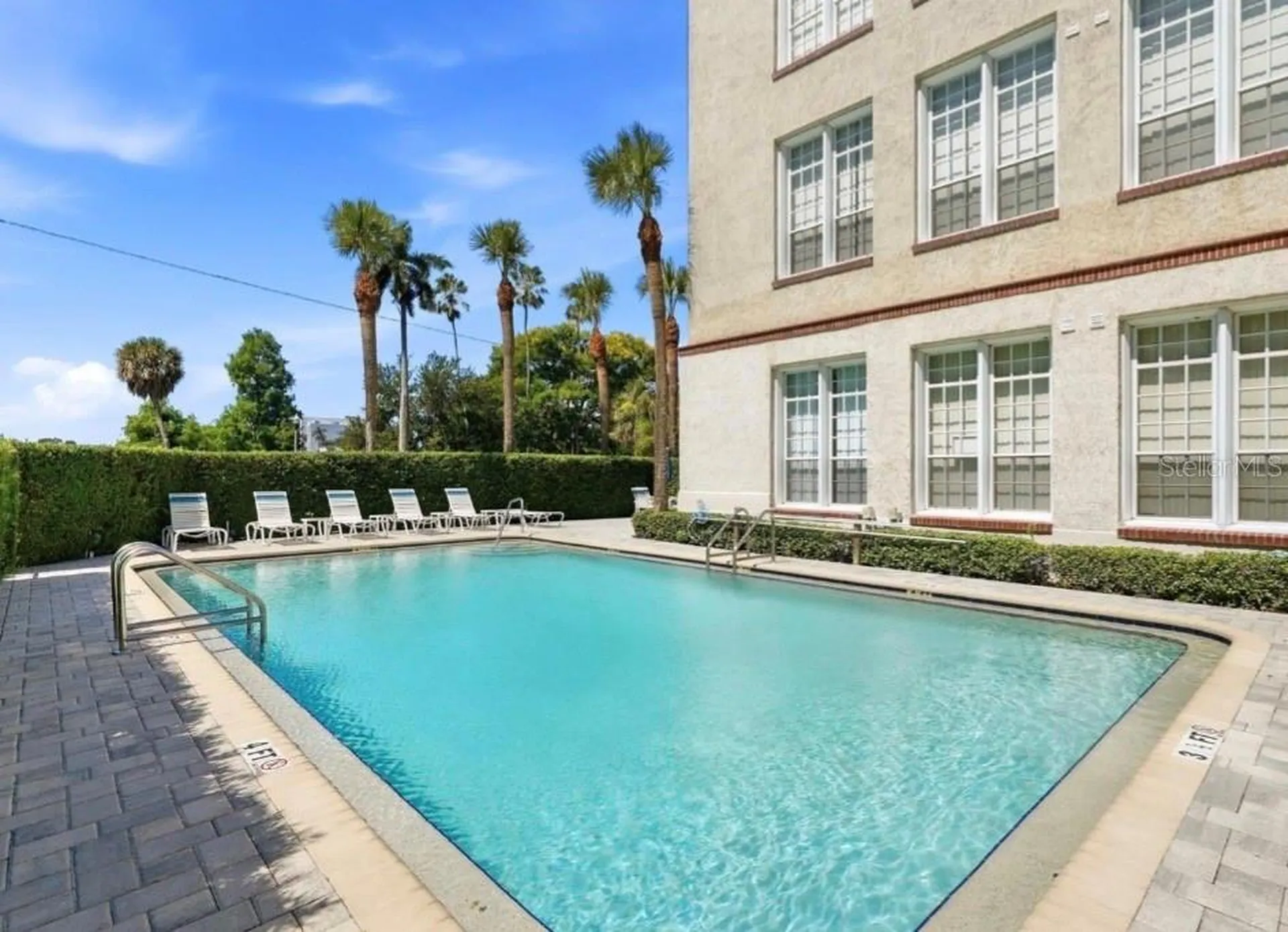701 Mirror Lake Drive N St Petersburg FL 33701