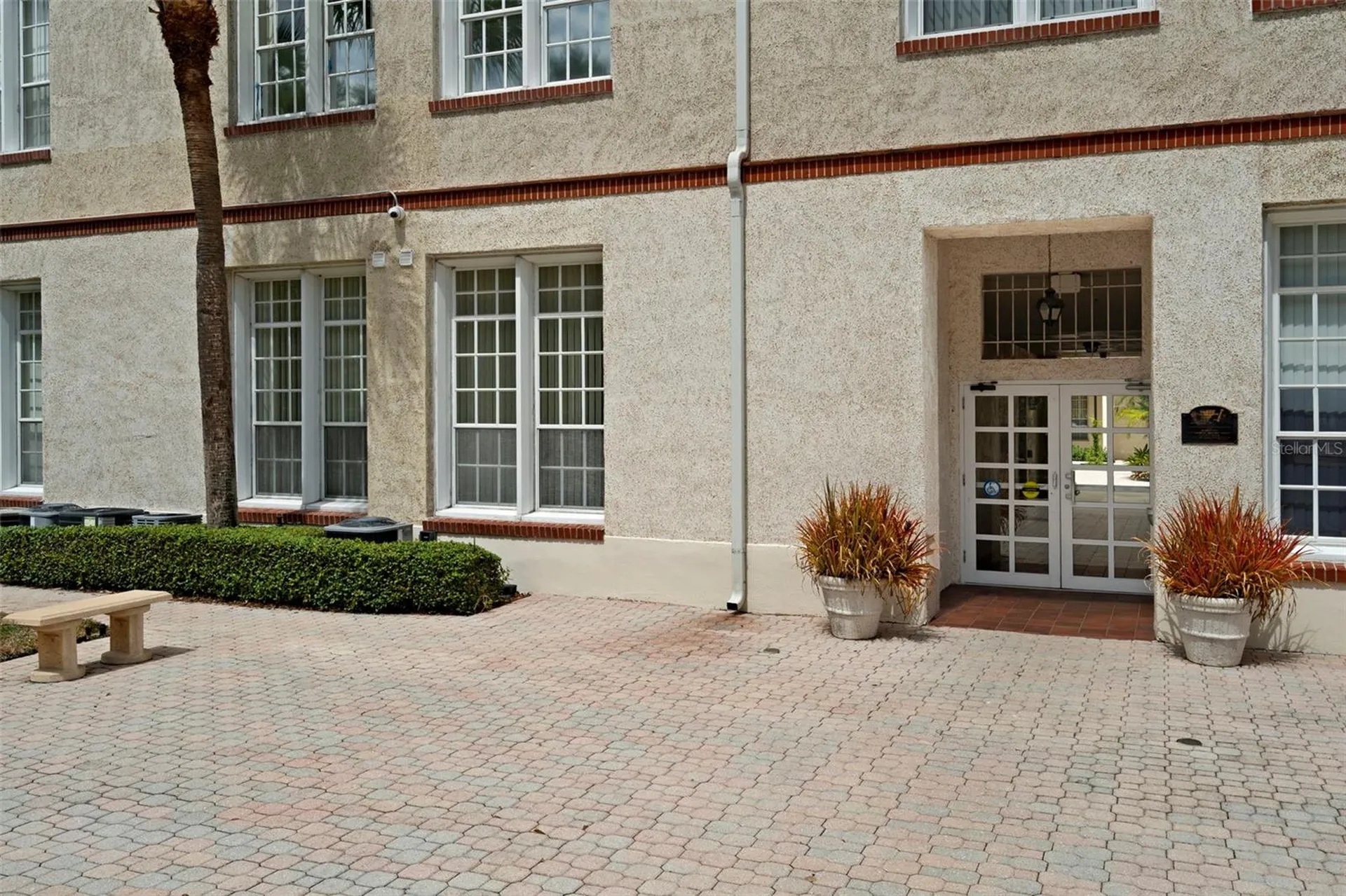 701 Mirror Lake Drive N St Petersburg FL 33701