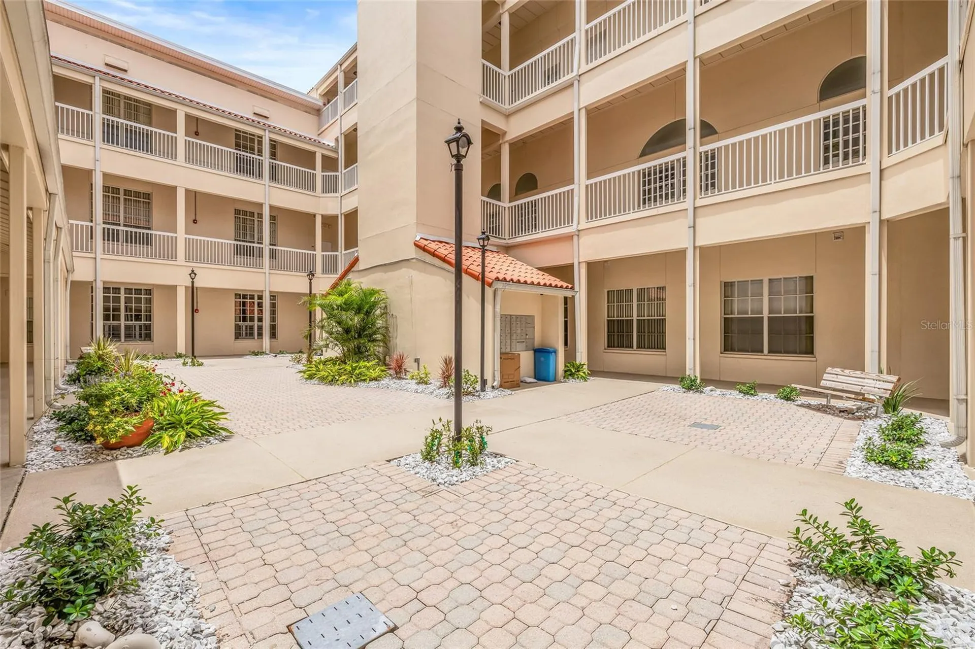 701 Mirror Lake Drive N St Petersburg FL 33701