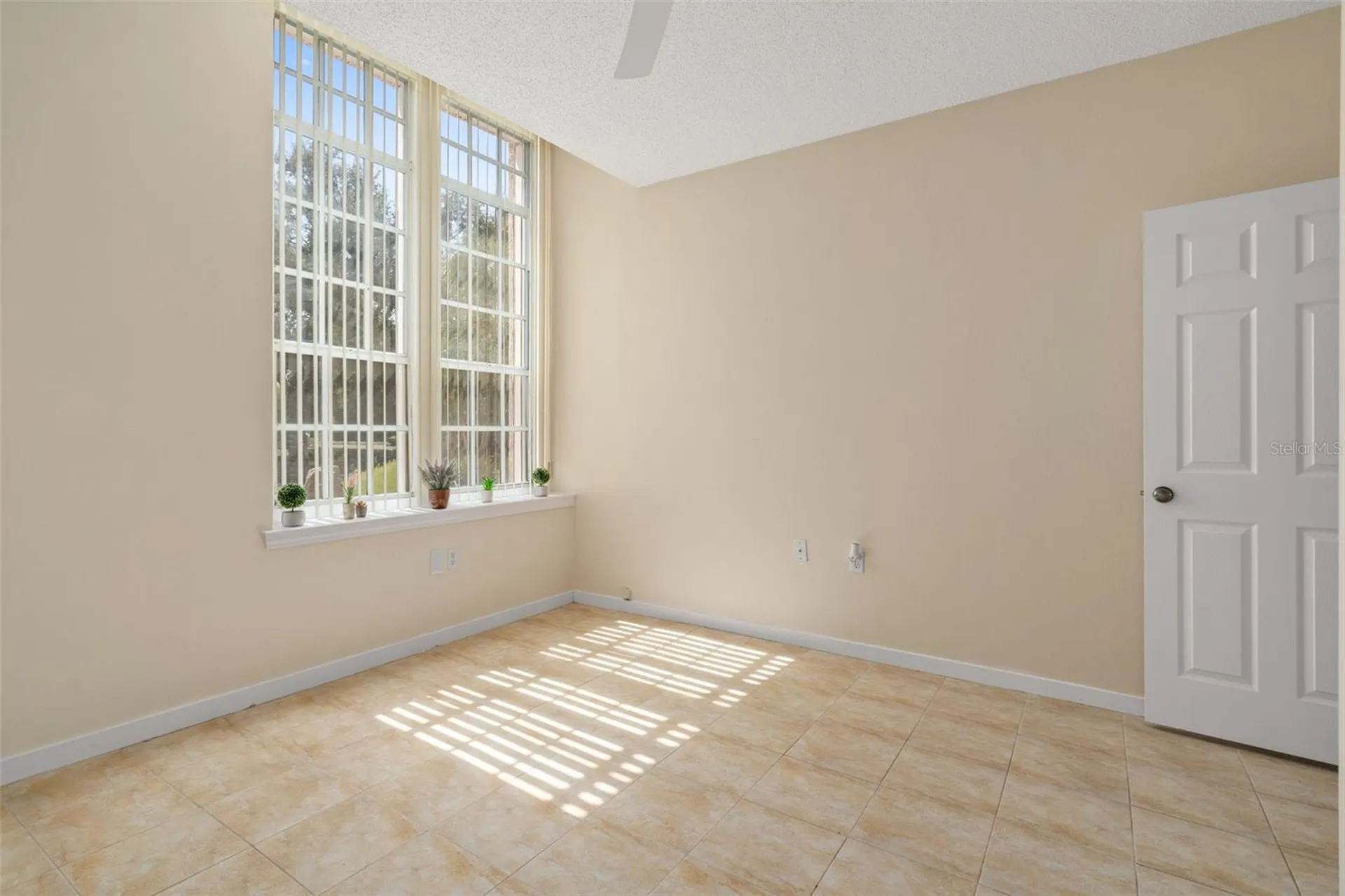 701 Mirror Lake Drive N St Petersburg FL 33701