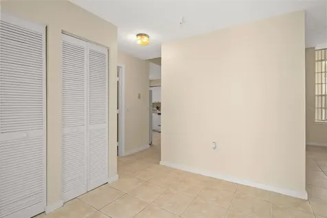701 Mirror Lake Drive N St Petersburg FL 33701
