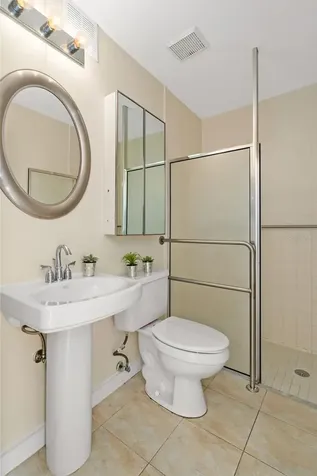 701 Mirror Lake Drive N St Petersburg FL 33701