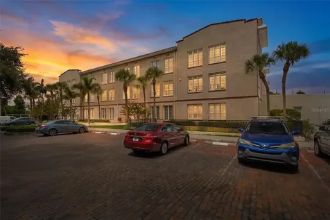 701 Mirror Lake Drive N St Petersburg FL 33701