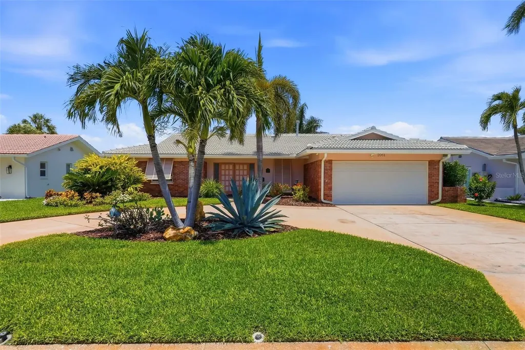 2061 Michigan Avenue NE St Petersburg FL 33703