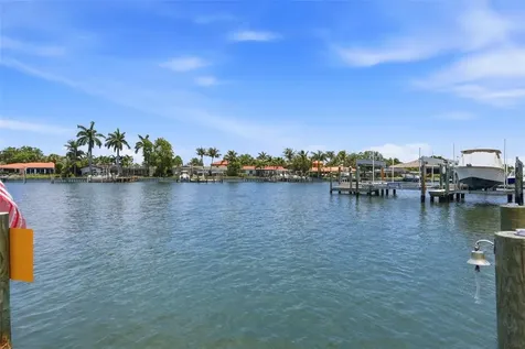 2061 Michigan Avenue NE St Petersburg FL 33703