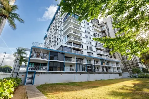 4633 Av. Isla Verde Carolina PR 00979