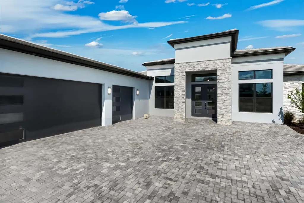 2428 Waterfront Circle Sarasota FL 34240