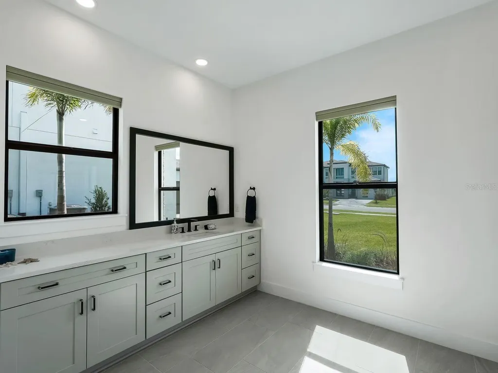 2428 Waterfront Circle Sarasota FL 34240