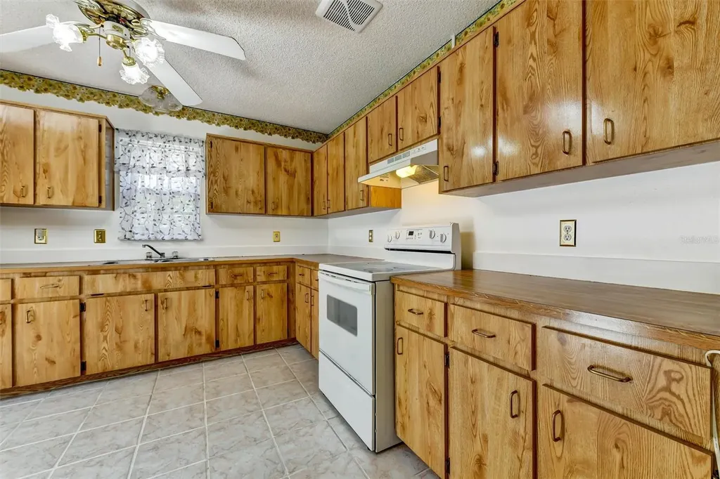 9136 Emerald Boulevard Hudson FL 34667
