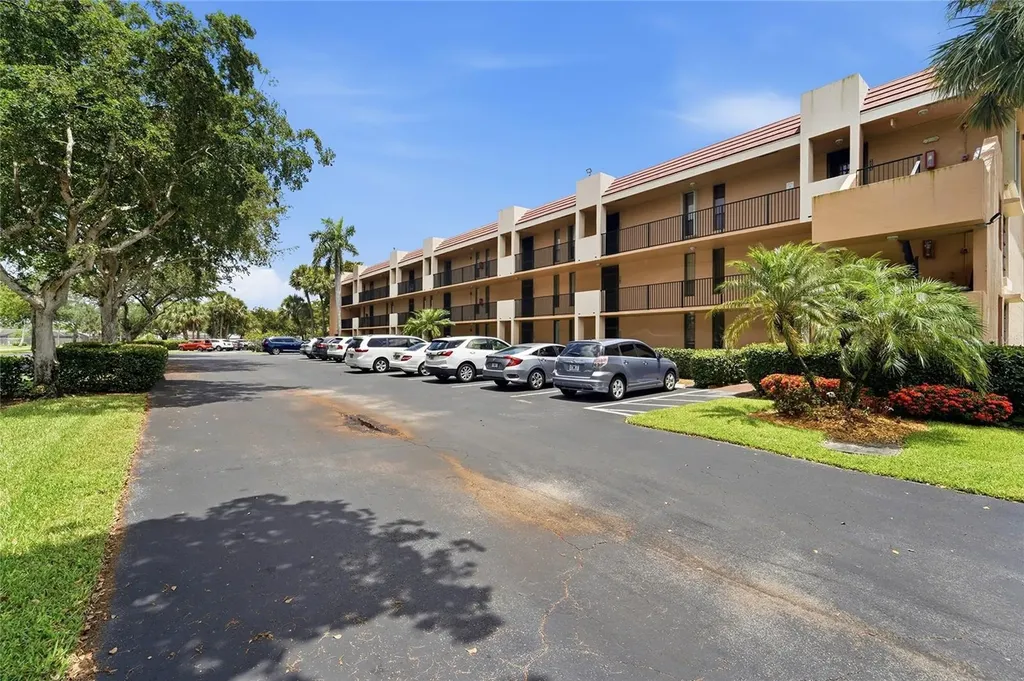 5605 Coral Lake Drive Margate FL 33063