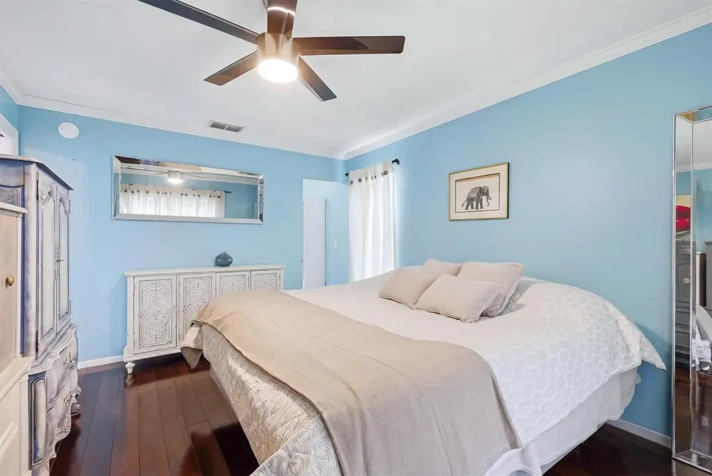 1833 Oak View Drive Sarasota FL 34232