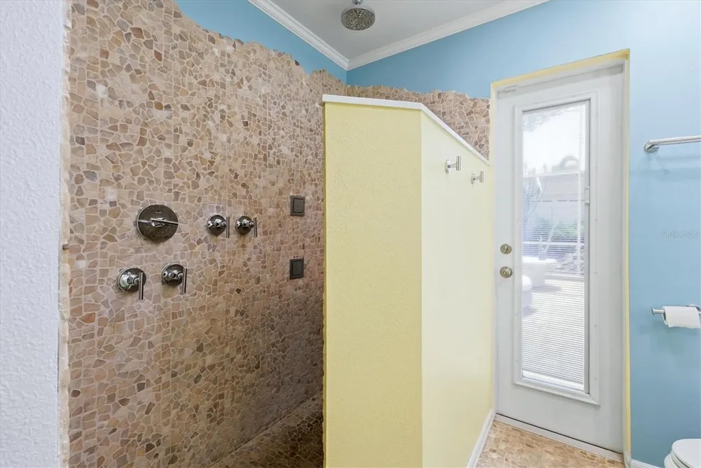 1833 Oak View Drive Sarasota FL 34232