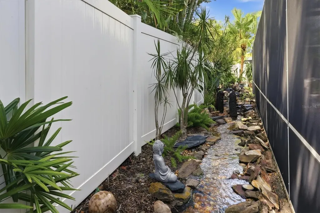 1833 Oak View Drive Sarasota FL 34232