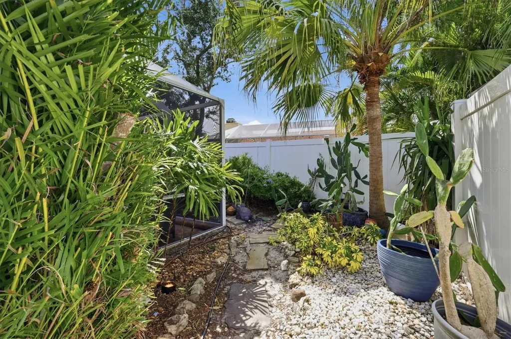 1833 Oak View Drive Sarasota FL 34232