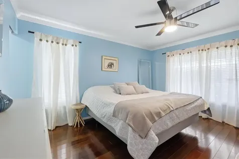 1833 Oak View Drive Sarasota FL 34232