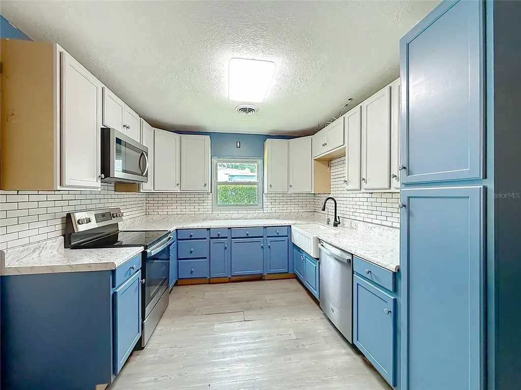 2405 NE 2nd Street Ocala FL 34470