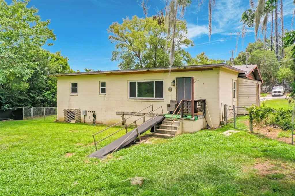 2405 NE 2nd Street Ocala FL 34470