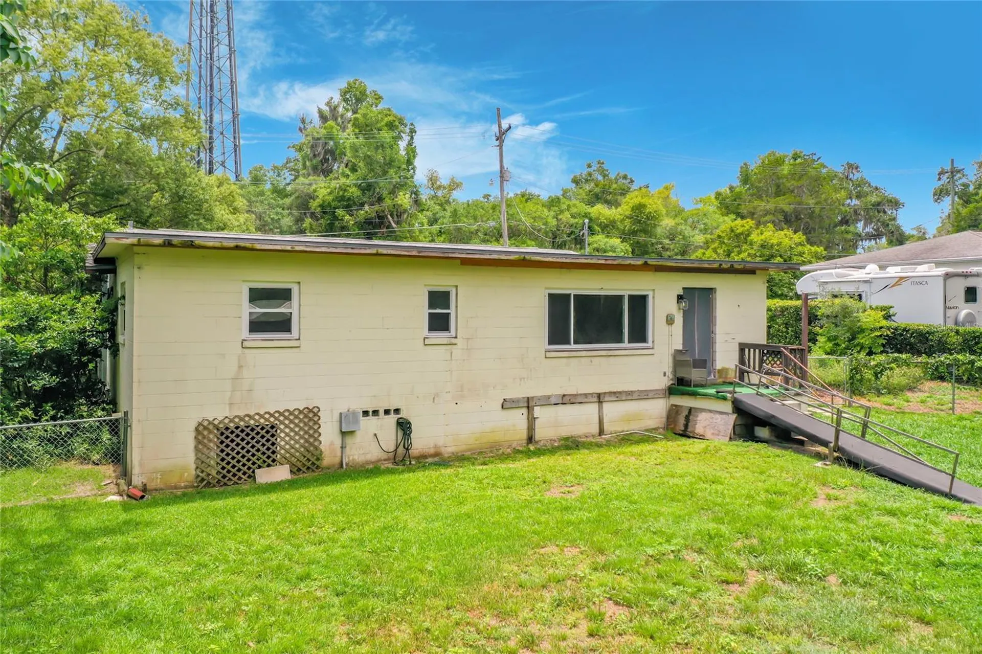 2405 NE 2nd Street Ocala FL 34470