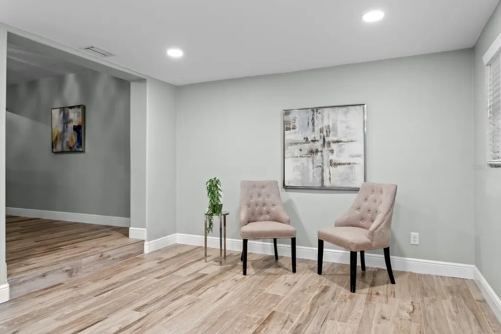 3526 W Paul Avenue Tampa FL 33611