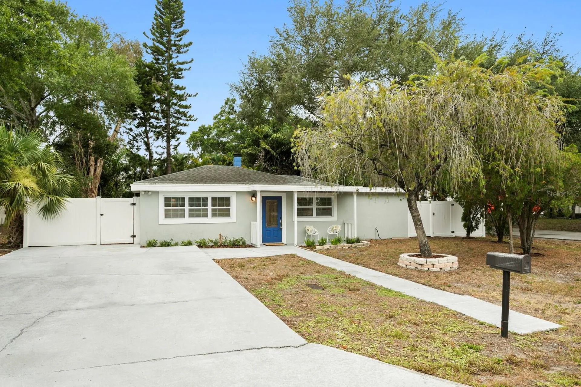 3526 W Paul Avenue Tampa FL 33611