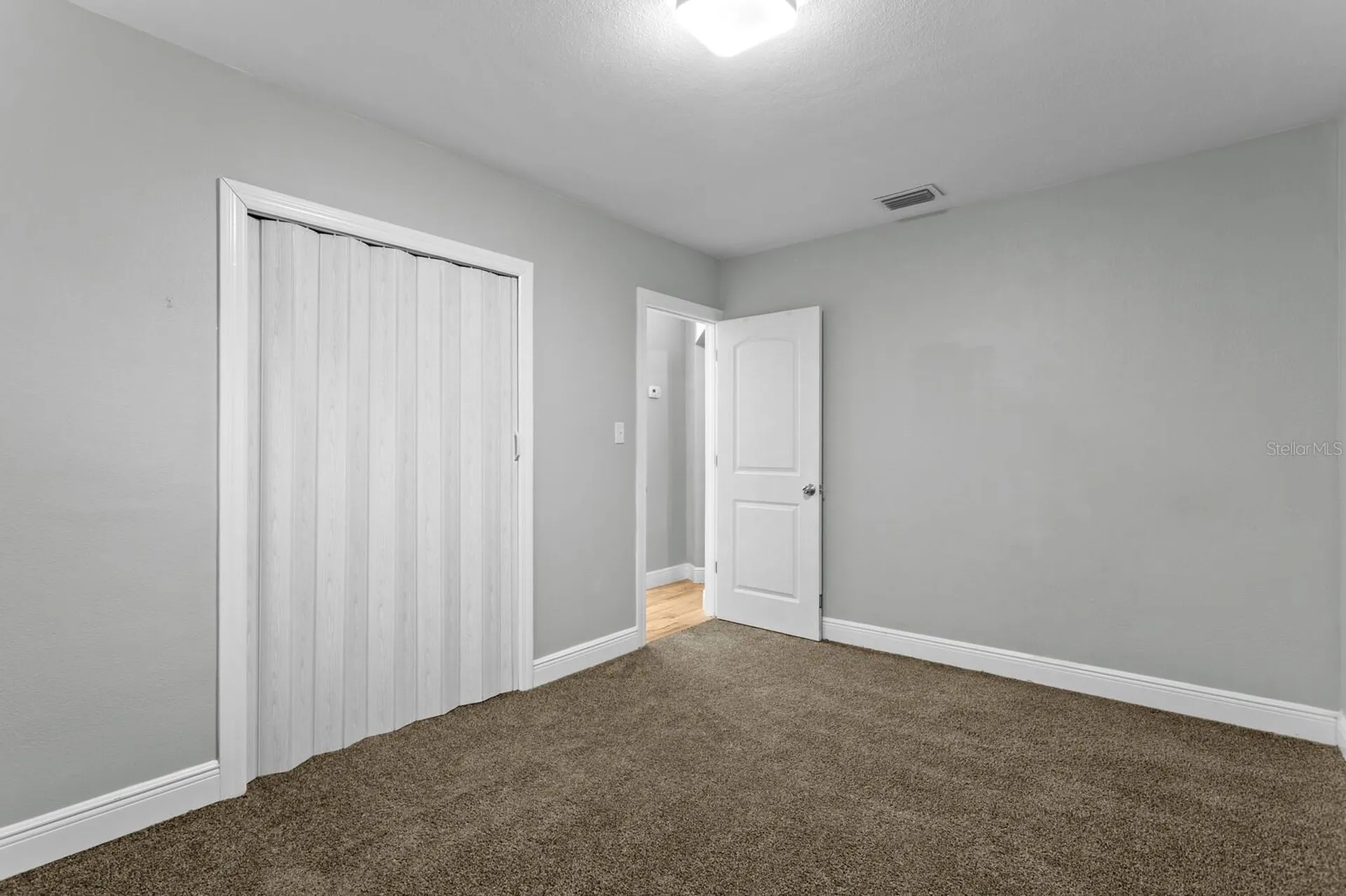 3526 W Paul Avenue Tampa FL 33611