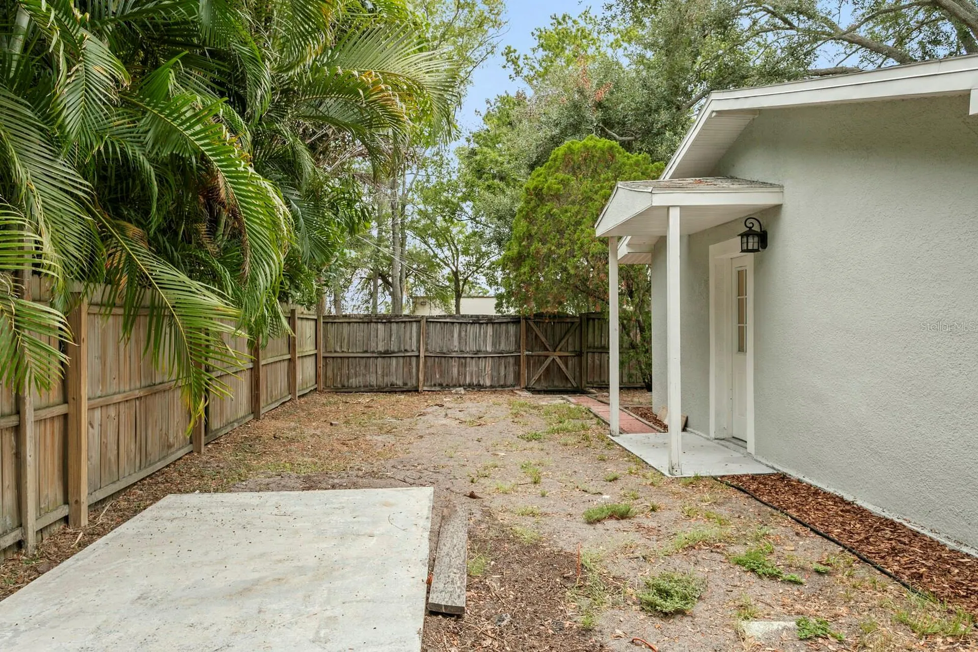 3526 W Paul Avenue Tampa FL 33611