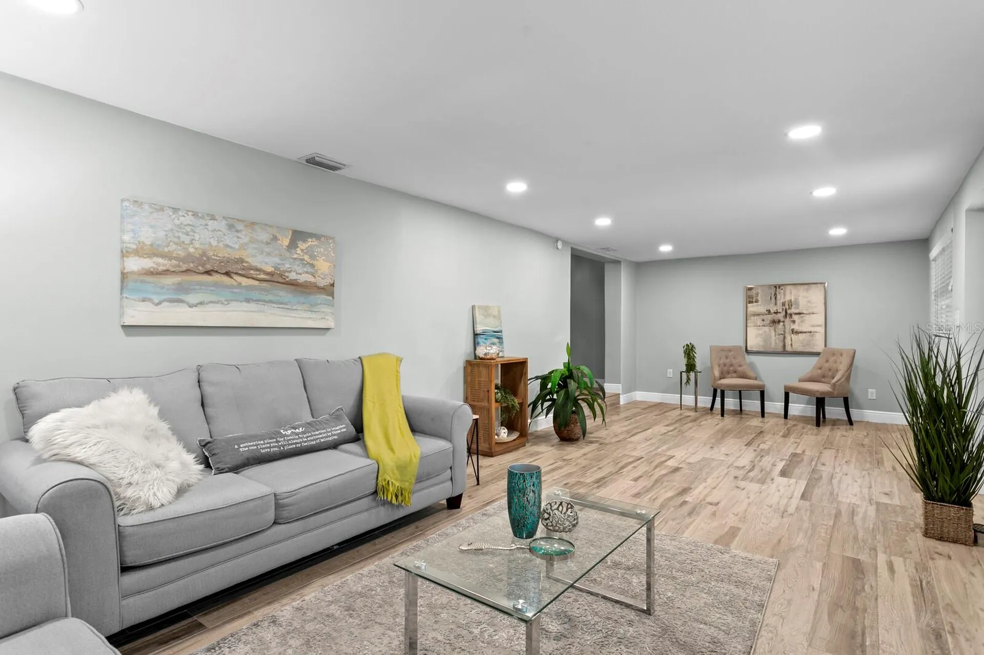 3526 W Paul Avenue Tampa FL 33611